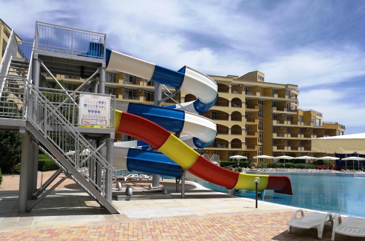 Akb Apartment Sea View Aheloy Bagian luar foto