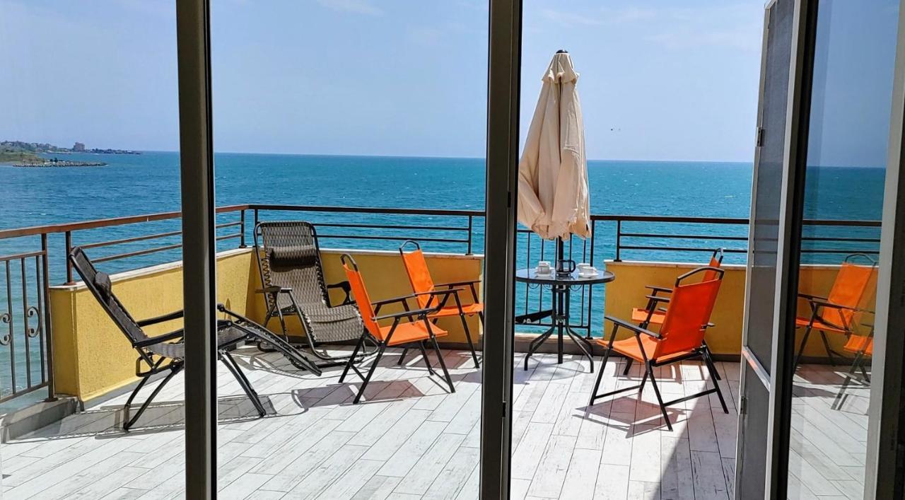 Akb Apartment Sea View Aheloy Bagian luar foto