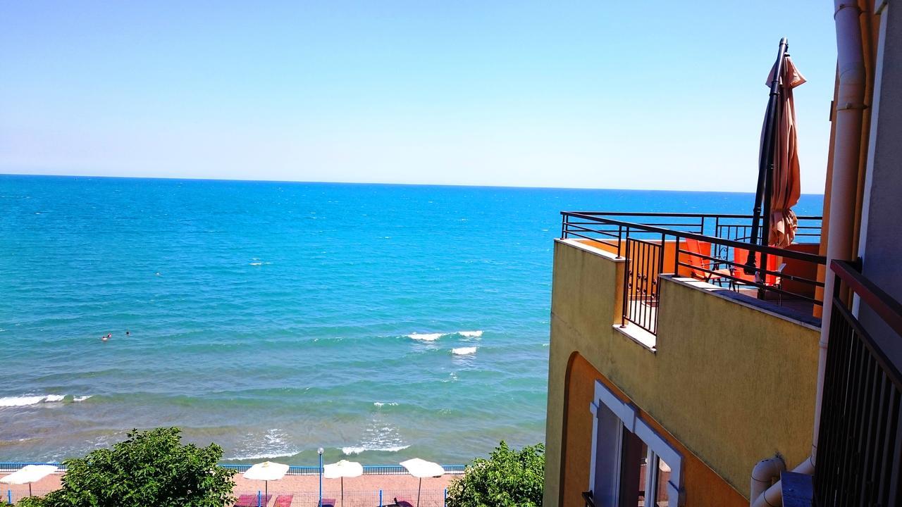 Akb Apartment Sea View Aheloy Bagian luar foto