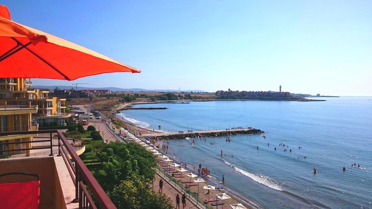 Akb Apartment Sea View Aheloy Bagian luar foto